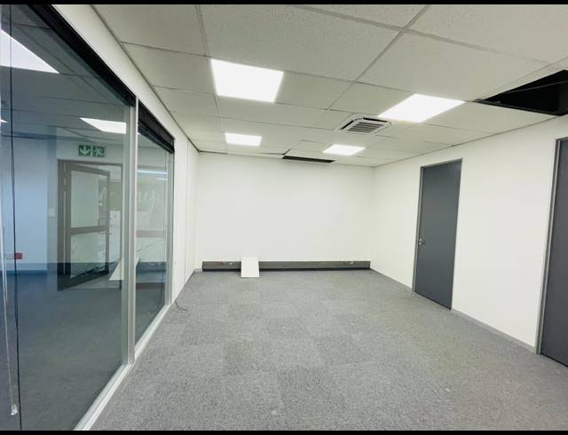 779M² OFFICE TO LET IN MIDRIDGE PARK